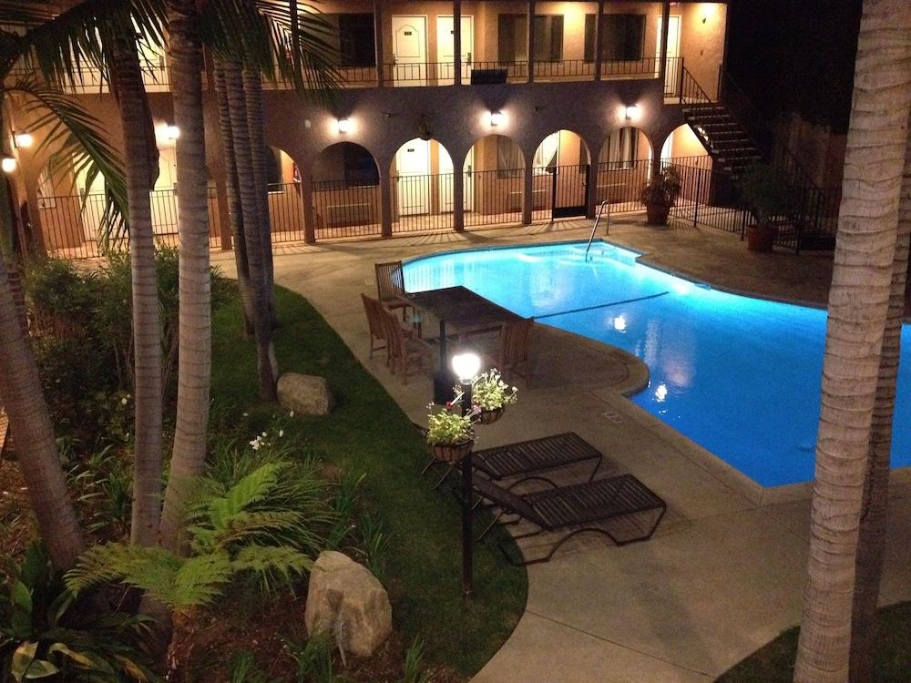 Doubletree By Hilton Chatsworth Los Angeles Esterno foto