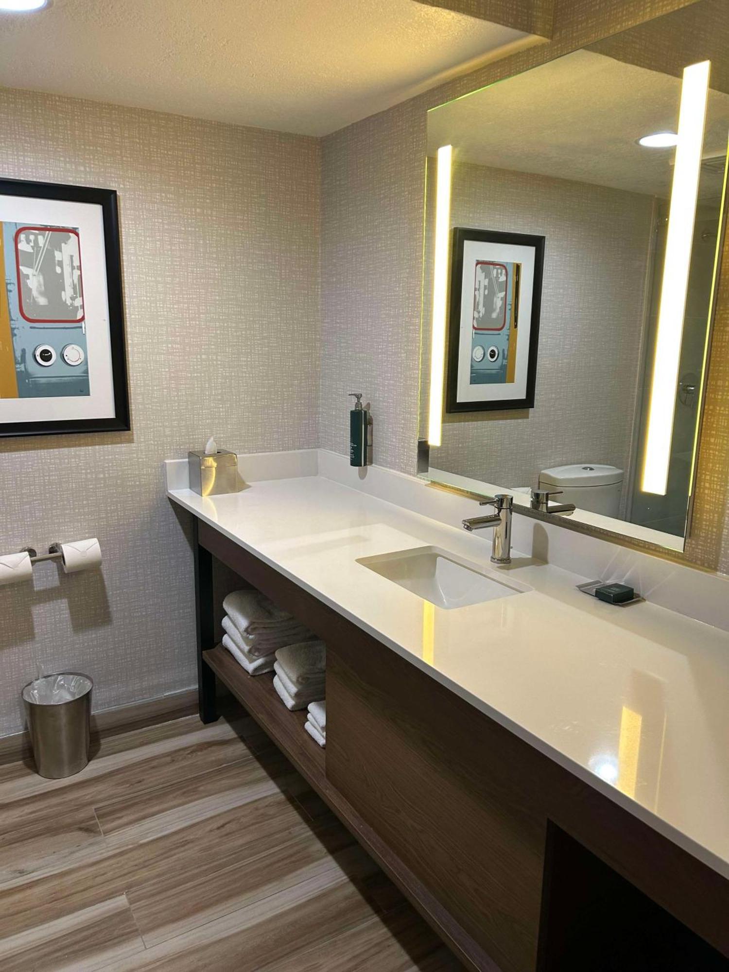 Doubletree By Hilton Chatsworth Los Angeles Esterno foto