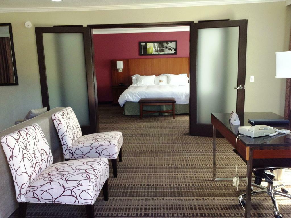 Doubletree By Hilton Chatsworth Los Angeles Esterno foto
